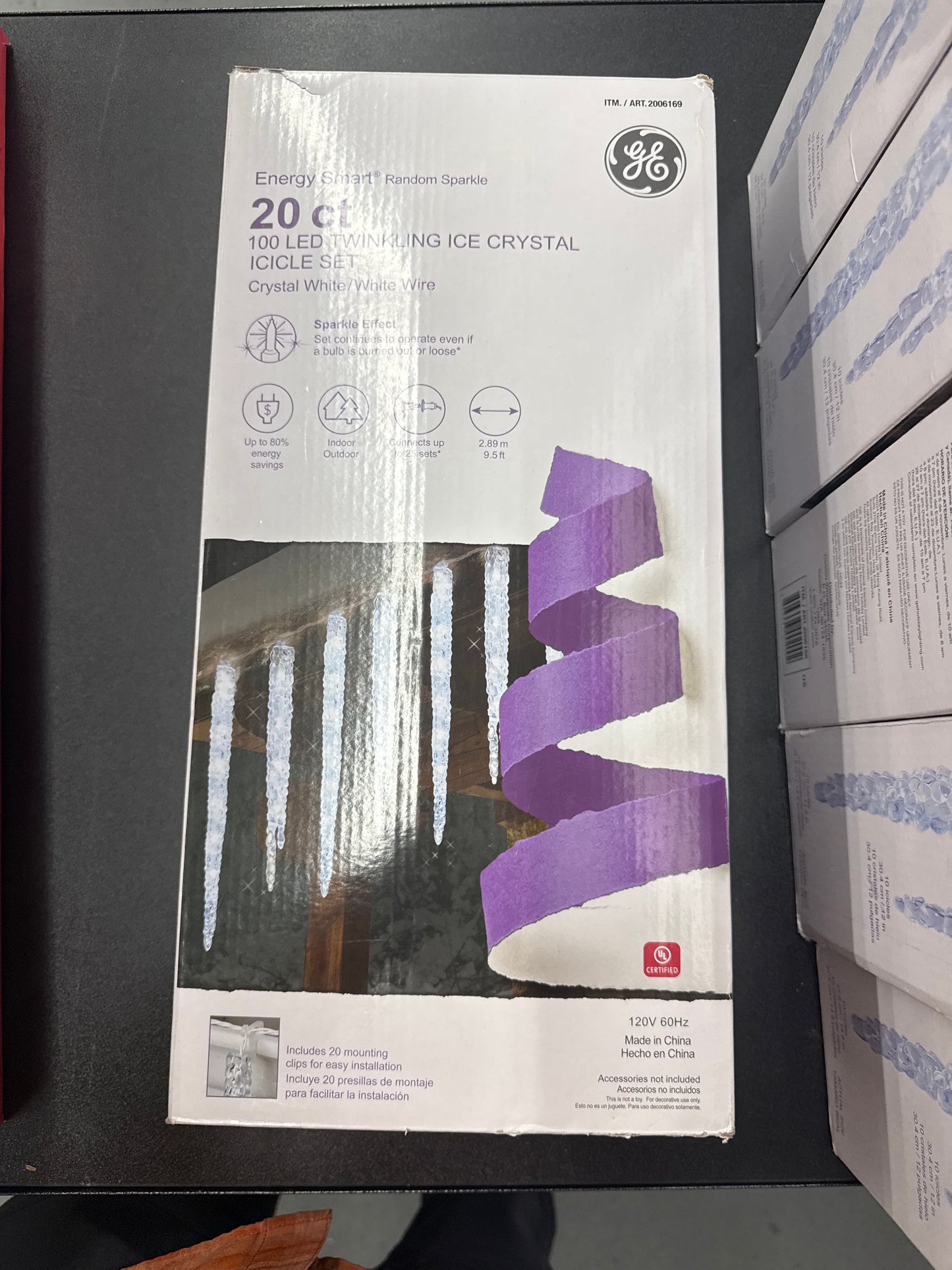 100 LED twinkling ice crystal icicle set