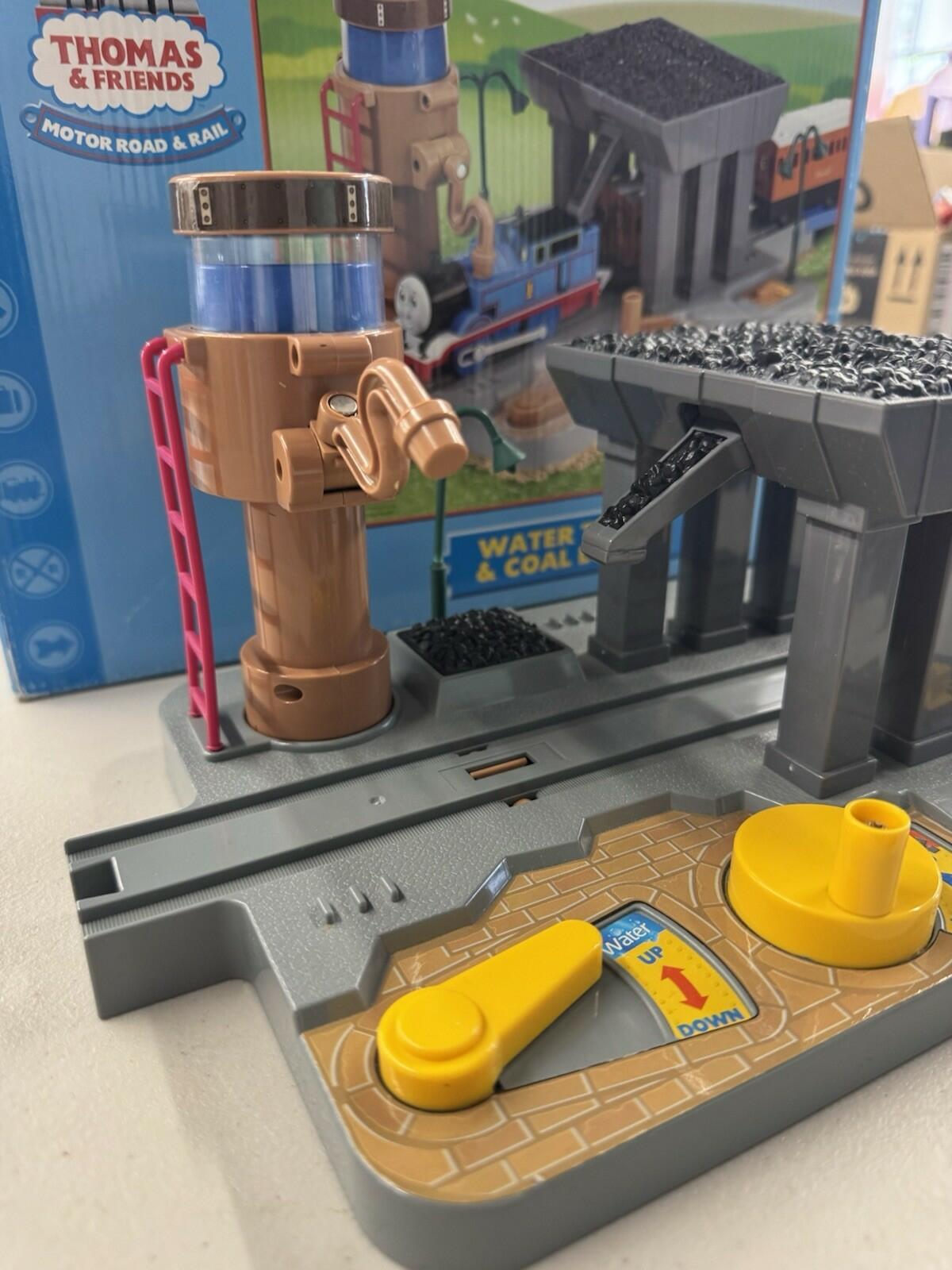 Thomas & Friends Water Tower & Coal Loader - New In Box - Vintage - Retired