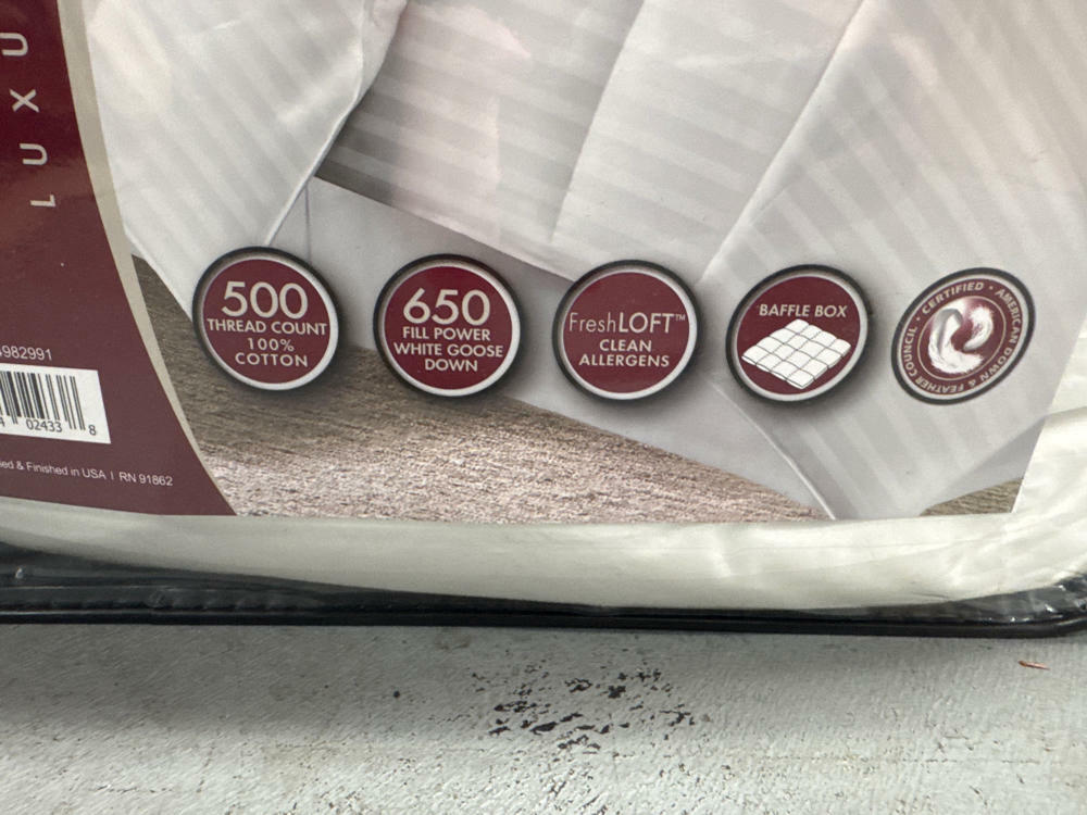 Hotel Grand Luxury Year Round Oversized 650 Fill Power Down Comforter King