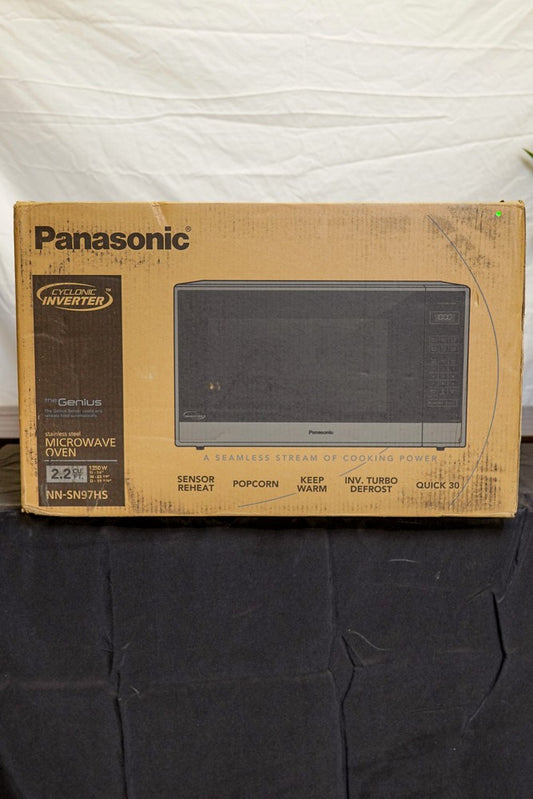 Panasonic 2.2 cu. ft. Cyclonic Inverter Microwave Oven