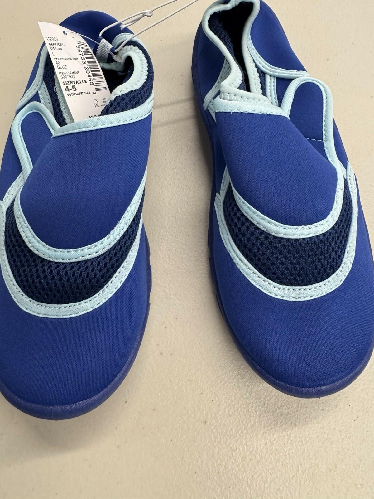 The Children's Place  Boy's Water Shoes Blue Size Youth  Size 4-5,New In Bag!