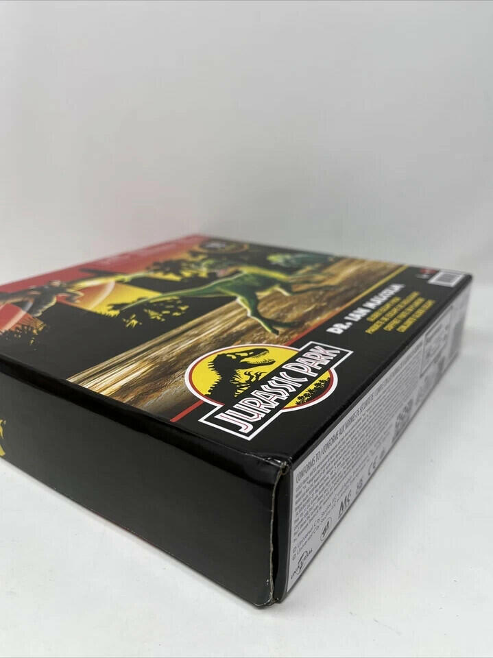 Jurassic Park Dr. Ian Malcolm Glider Escape Pack 93 Classic 30th Anniversary Fig